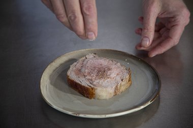 Kalfsribeye op smaak brengen met kruiden